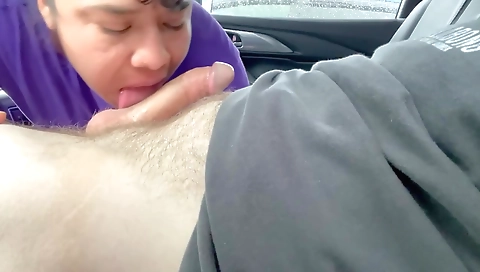 Latina lechezada desentrañando su cuerpo con su mente