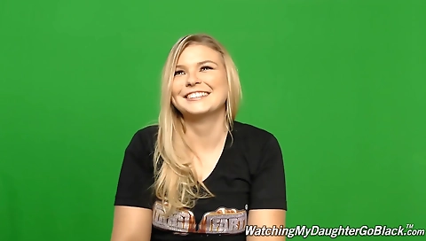 Amateur blonde casting with a guy in a grey tank and hat