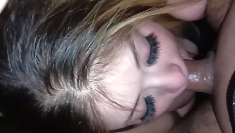 Ebony sloppy head in amateur video with deepthroat