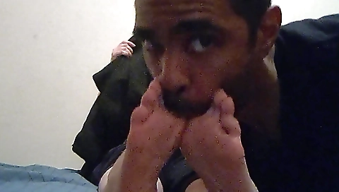 Amateur webcam footage of a female finger fucking her feet