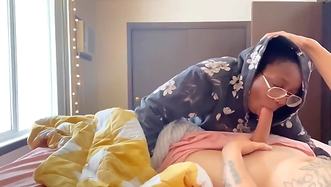 Ebony mature lady with big boobies and a big ass gives blowjob