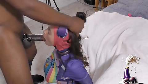 Big booty brunette gets on top of her hole and mouth