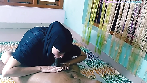Busty arab amateur hottie getting her pussy fucked