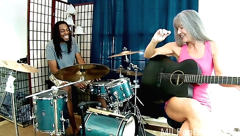 Excellent blonde milf with a hot body is with her best friend