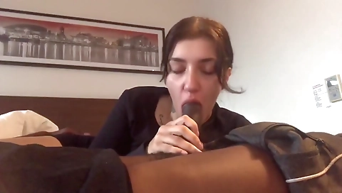 Amateur milf cheating on her boyfriend with her girlfriend